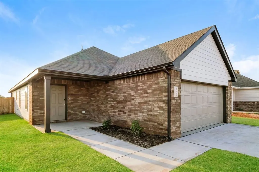 Photo 2 — 2009 Dogwood Drive, El Reno, OK 73036