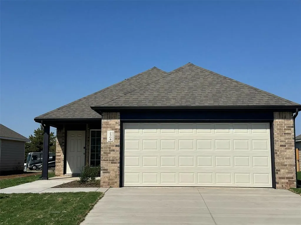 Front exterior — 2504 Rosewood Lane, El Reno, OK 73036
