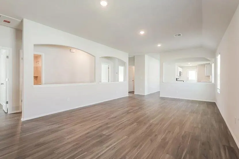 Photo 2 — 2504 Rosewood Lane, El Reno, OK 73036
