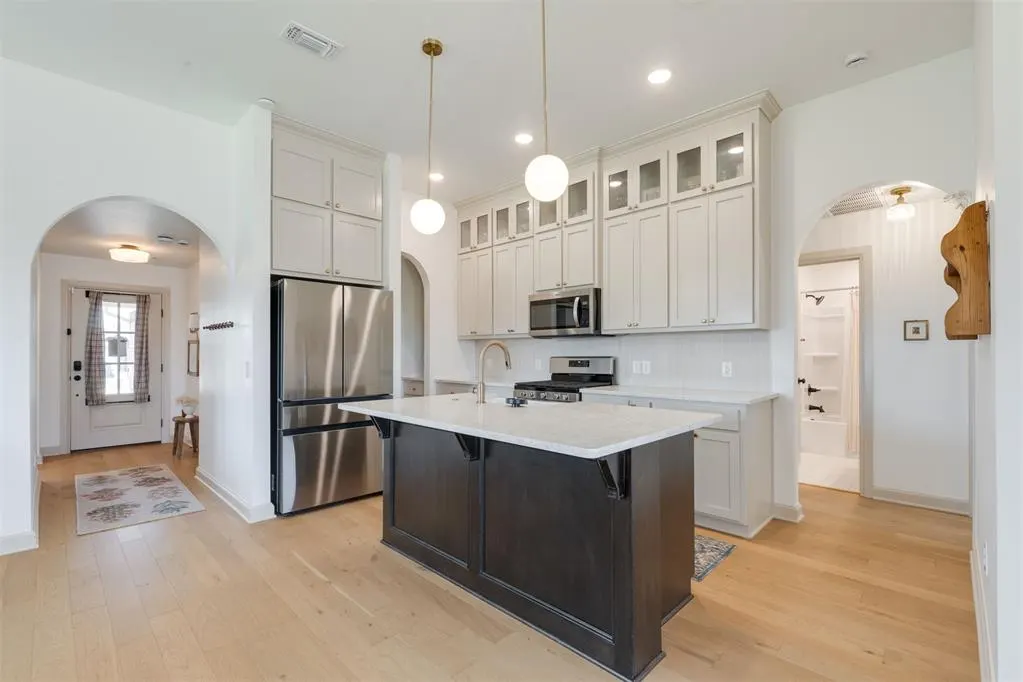 Photo 2 — 3801 NW 175th Street, Edmond, OK 73012