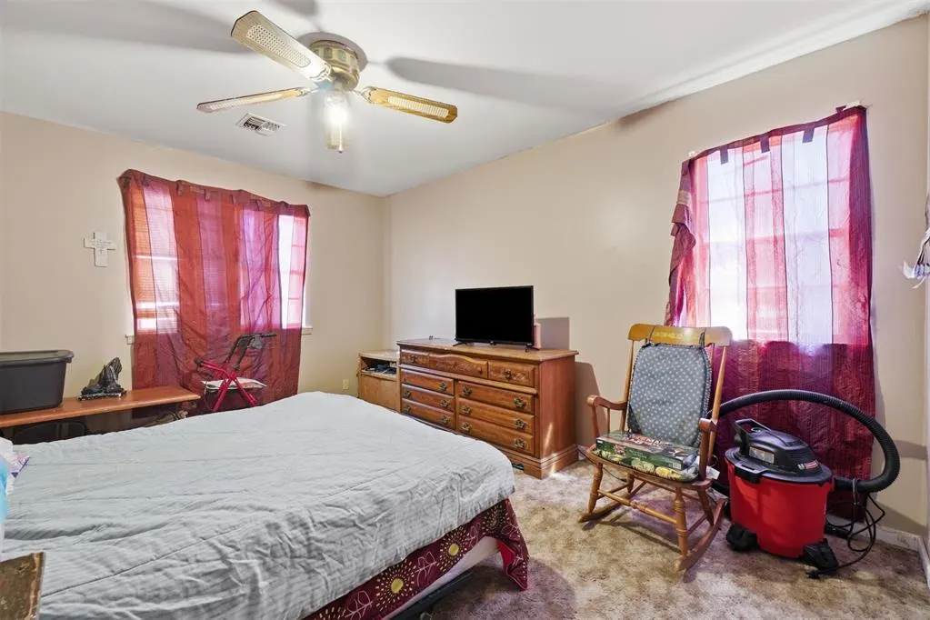 Photo 19 — 107 N Maryland Avenue, Mangum, OK 73554