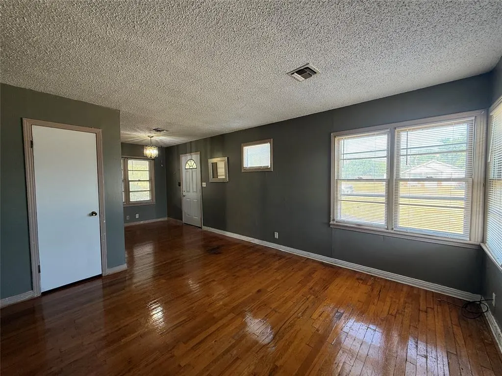 Photo 4 — 1501 N Crain Street, Altus, OK 73521
