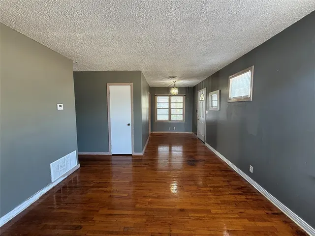 Photo 5 — 1501 N Crain Street, Altus, OK 73521