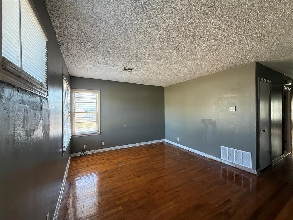 Photo 6 — 1501 N Crain Street, Altus, OK 73521