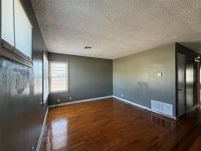 Photo 6 — 1501 N Crain Street, Altus, OK 73521