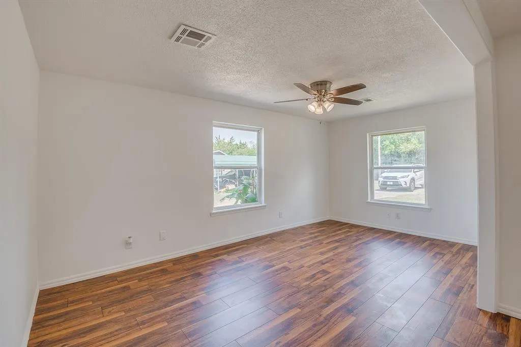 Photo 5 — 965 Cabin Road, Harrah, OK 73045