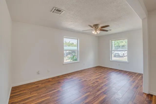 Photo 5 — 965 Cabin Road, Harrah, OK 73045