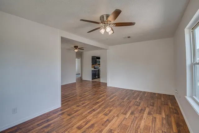 Photo 6 — 965 Cabin Road, Harrah, OK 73045