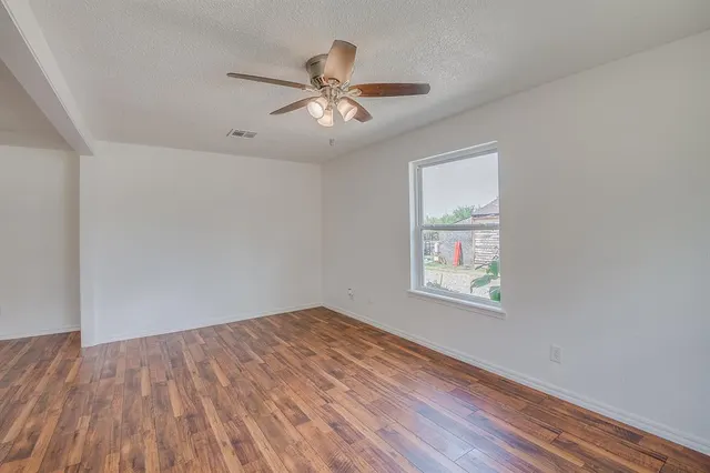 Photo 7 — 965 Cabin Road, Harrah, OK 73045