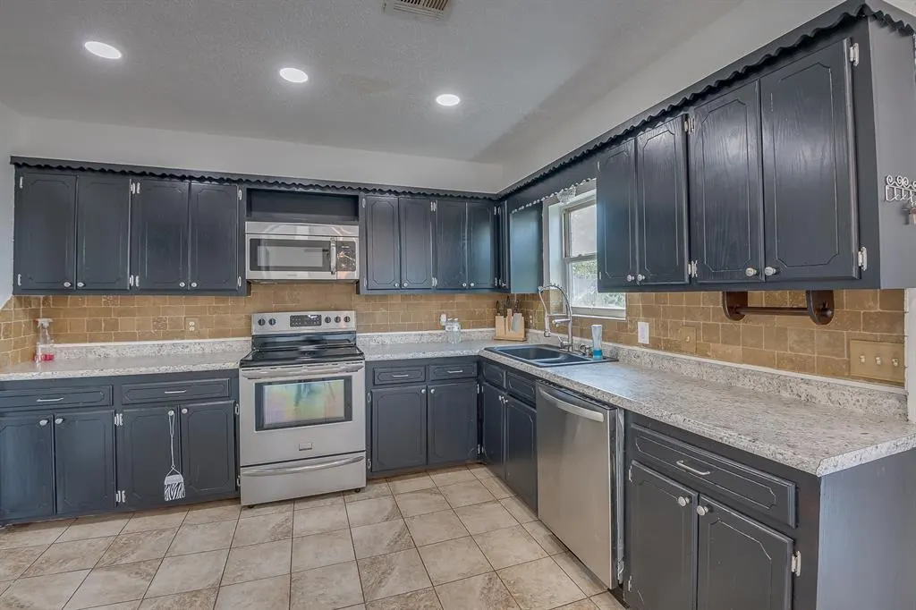 Photo 14 — 965 Cabin Road, Harrah, OK 73045