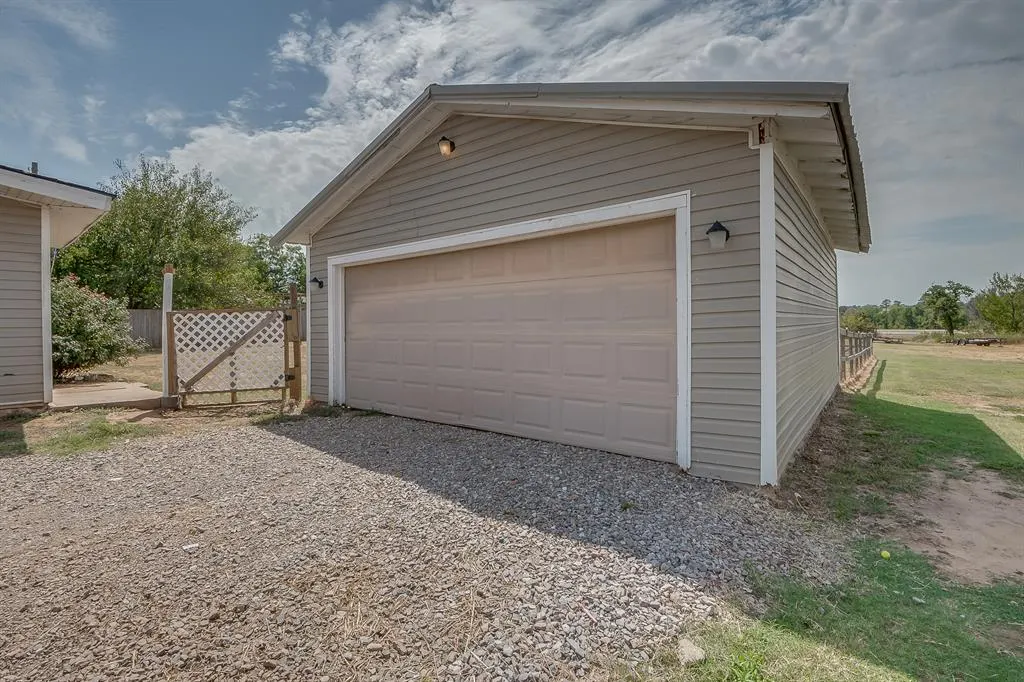 Photo 22 — 965 Cabin Road, Harrah, OK 73045