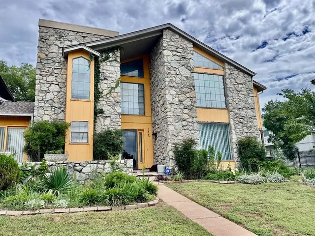 Photo 2 — 2825 Tealwood Drive, Oklahoma City, OK 73120