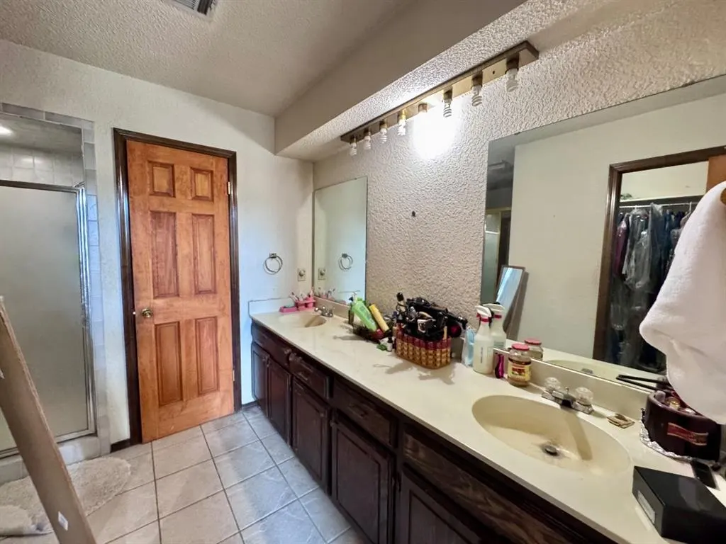 Photo 18 — 2825 Tealwood Drive, Oklahoma City, OK 73120