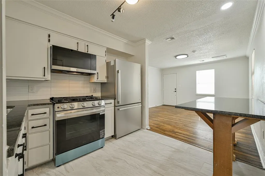 Photo 11 — 5600 N Donald Avenue, Warr Acres, OK 73122