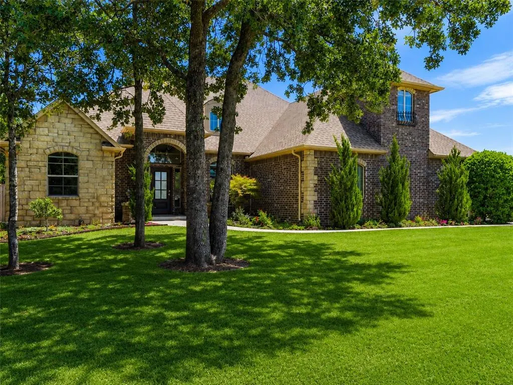 Photo 2 — 674 Stone Bridge, Edmond, OK 73034