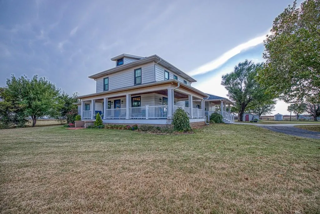 Front exterior — 17928 N 2820 Road, Kingfisher, OK 73750