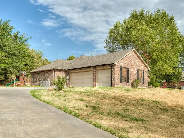 Photo 4 — 7225 Morning Song Drive, Oklahoma City, OK 73150