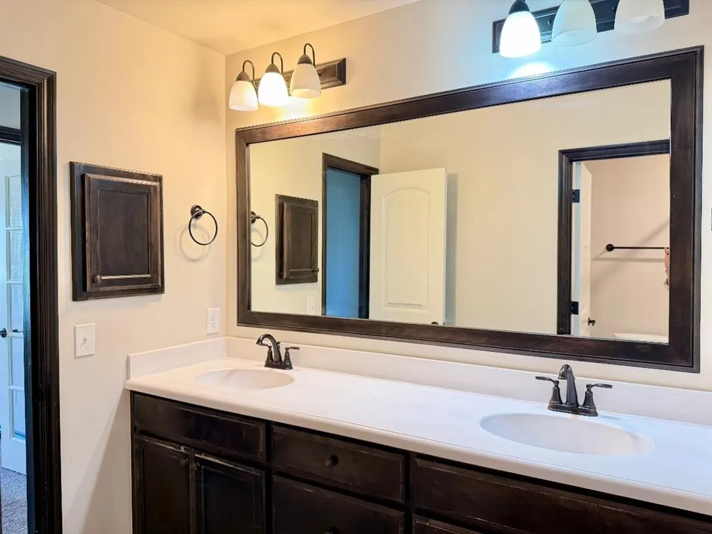 Photo 14 — 10432 NW 33rd Street, Yukon, OK 73099