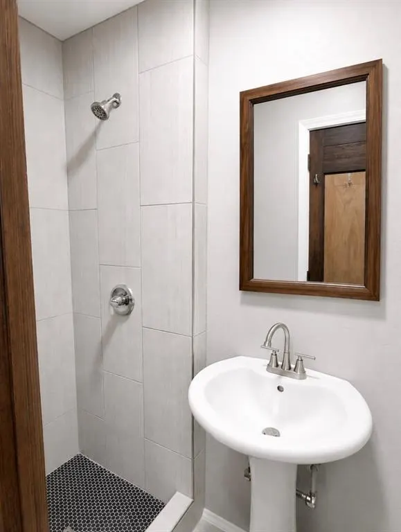 Photo 12 — 1015 SW 33rd Street, Oklahoma City, OK 73109