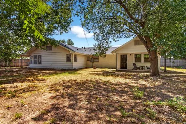 Photo 23 — 1460 N Broadway Avenue, Moore, OK 73160