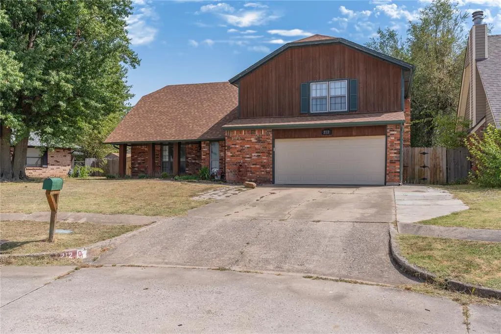 Photo 2 — 212 Americana Court, Norman, OK 73069