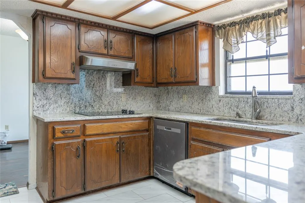 Photo 13 — 212 Americana Court, Norman, OK 73069
