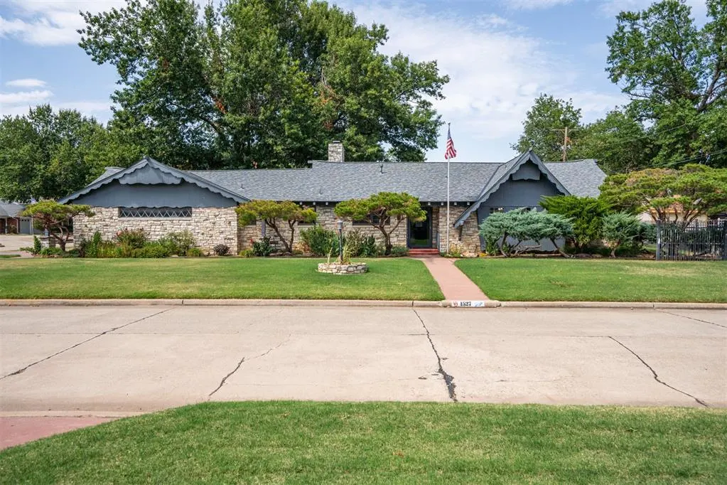 Front exterior — 1527 Holliday Drive, Norman, OK 73069