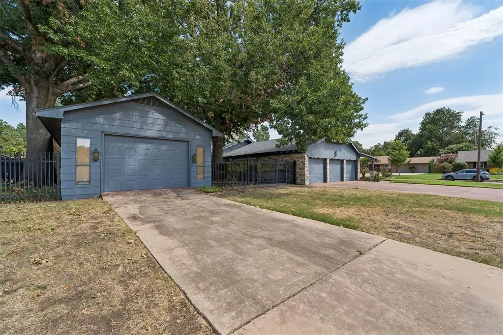 Photo 5 — 1527 Holliday Drive, Norman, OK 73069