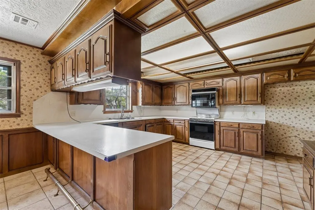 Photo 11 — 1527 Holliday Drive, Norman, OK 73069