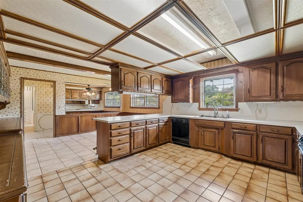 Photo 12 — 1527 Holliday Drive, Norman, OK 73069