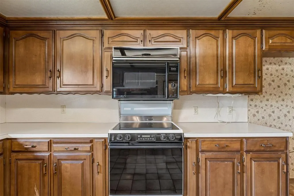 Photo 15 — 1527 Holliday Drive, Norman, OK 73069
