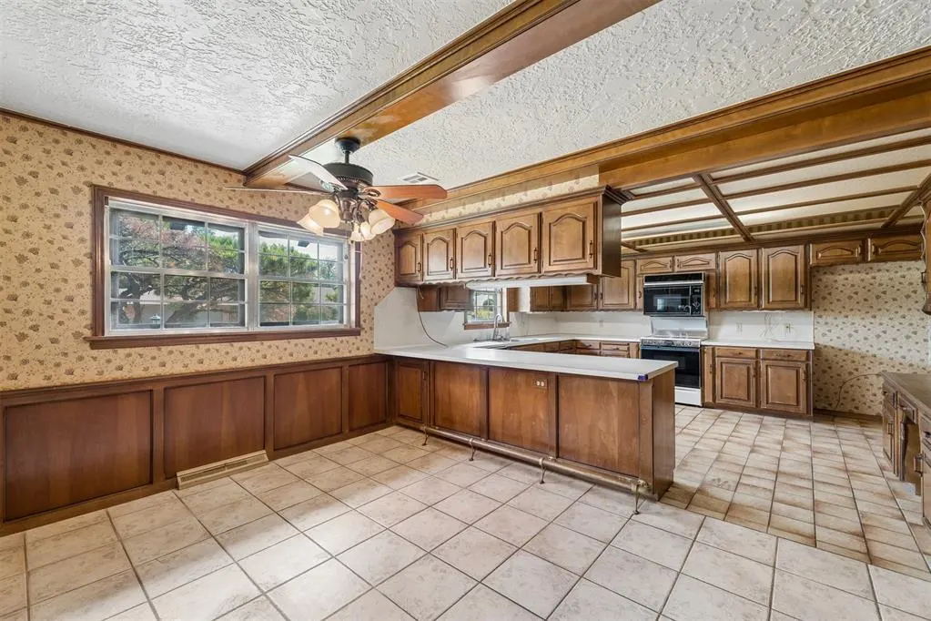 Photo 17 — 1527 Holliday Drive, Norman, OK 73069