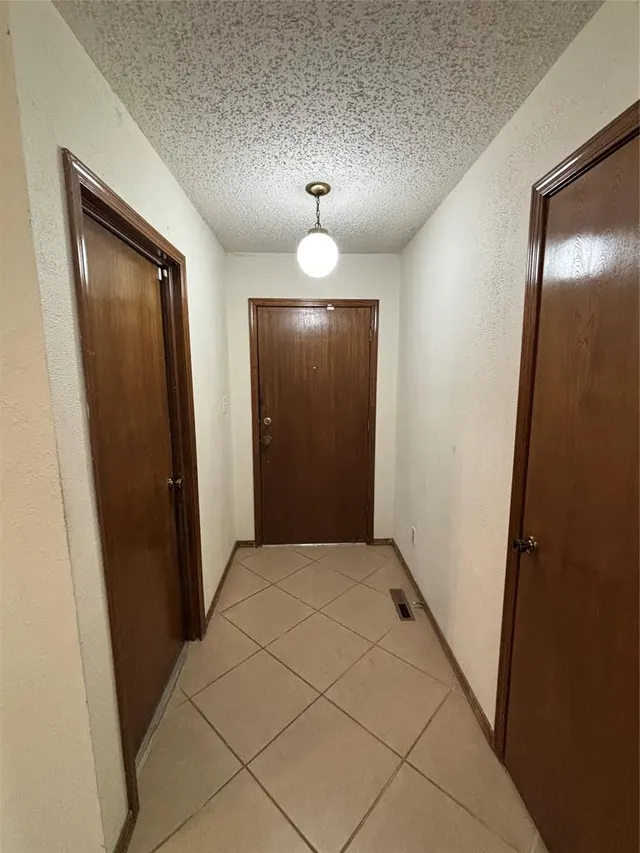Photo 2 — 417 Boulder Court, Norman, OK 73072