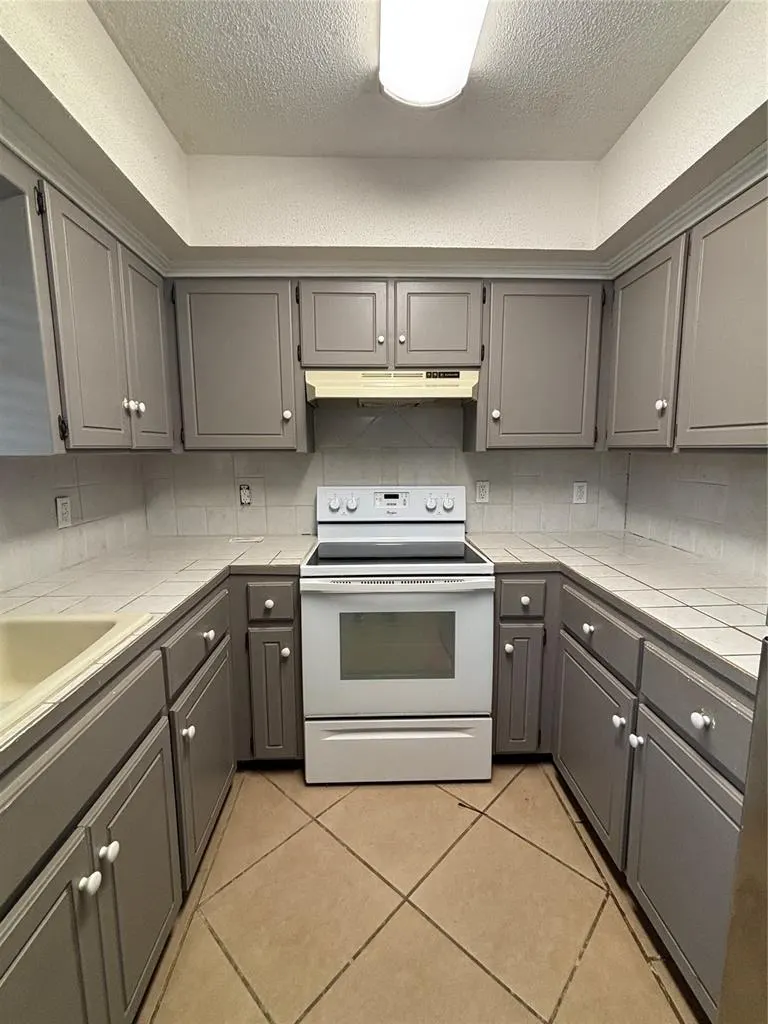 Photo 14 — 417 Boulder Court, Norman, OK 73072