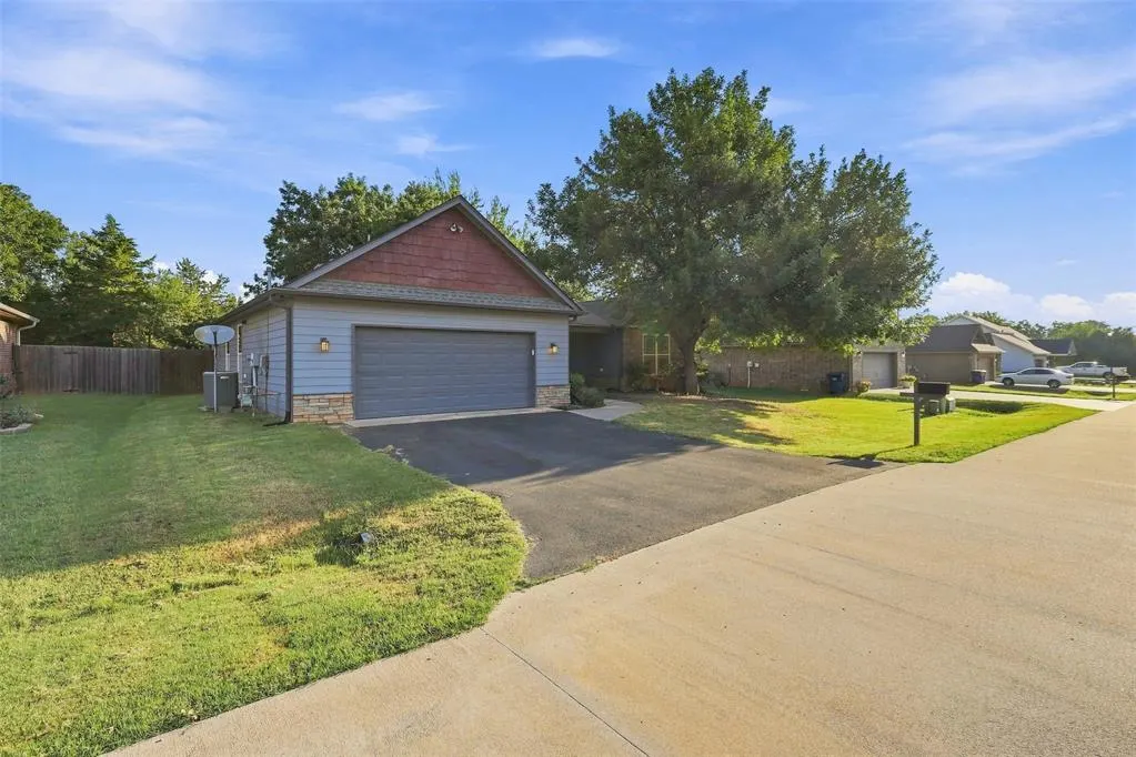Photo 5 — 4824 W Oakcrest Road, Stillwater, OK 74075