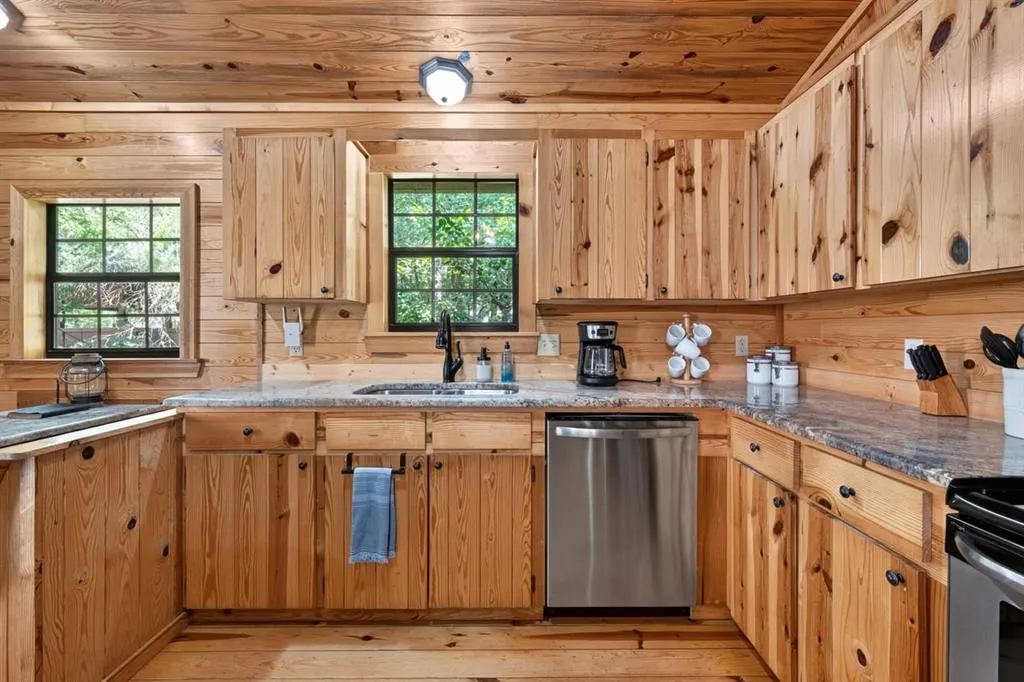 Photo 8 — 123 Alexis Lane, Broken Bow, OK 74728