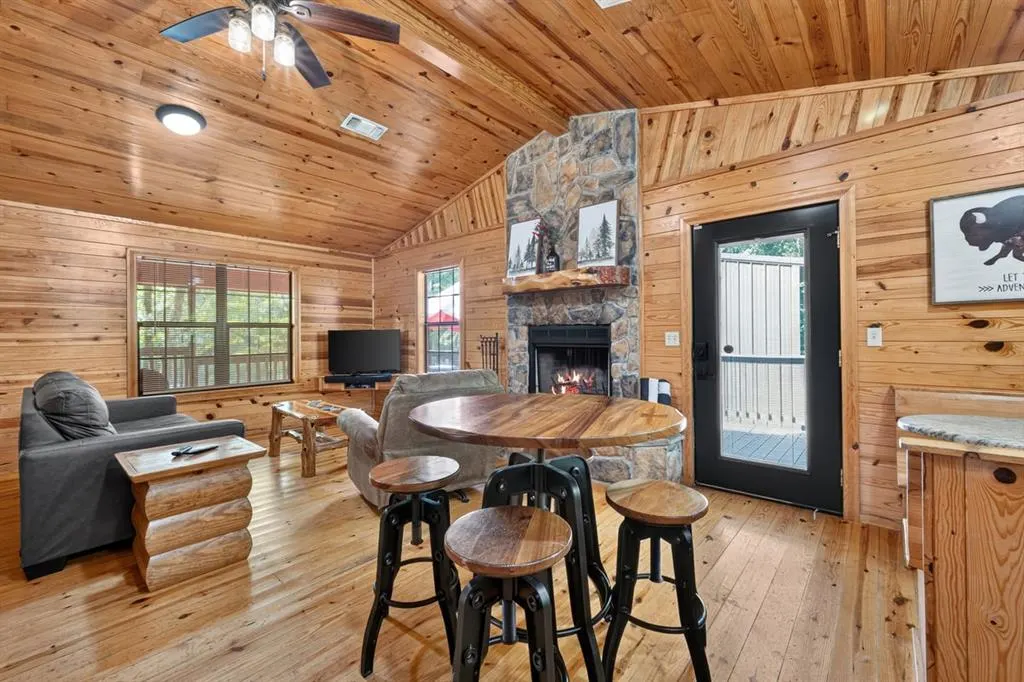Photo 9 — 123 Alexis Lane, Broken Bow, OK 74728