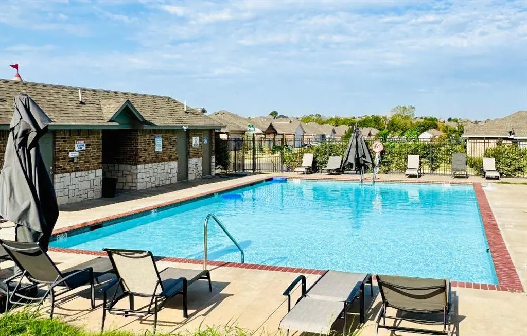 Photo 2 — 11024 NW 95th Street, Yukon, OK 73099