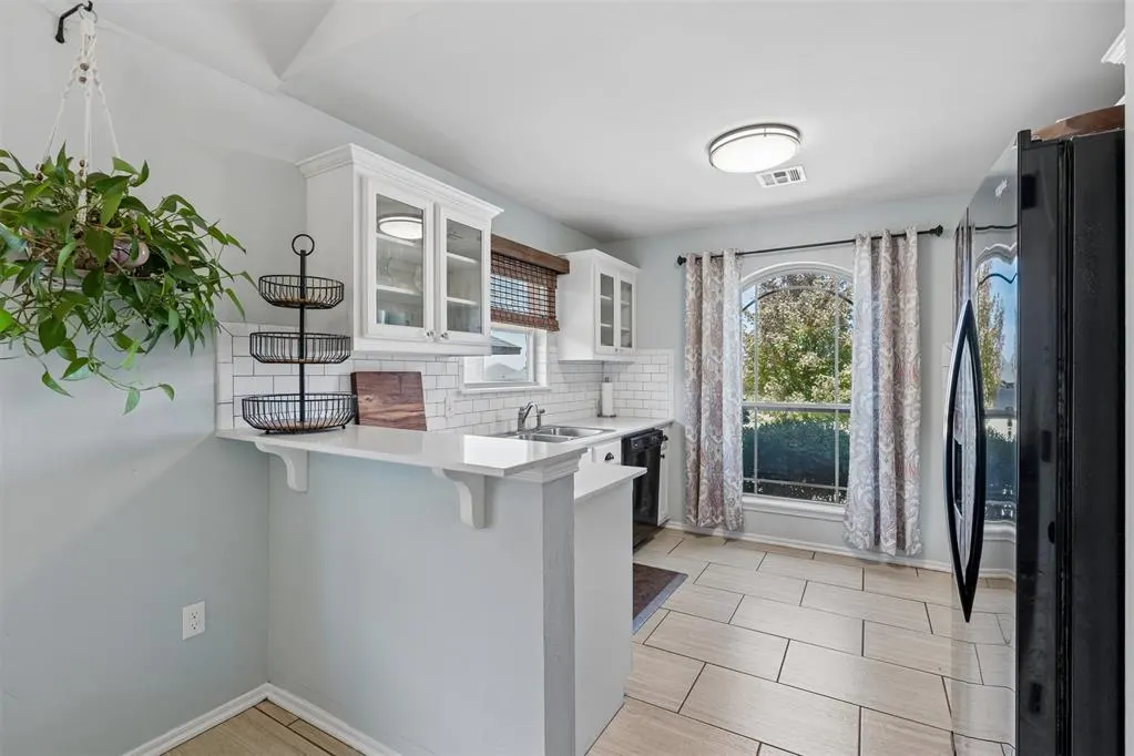 Photo 12 — 11024 NW 95th Street, Yukon, OK 73099