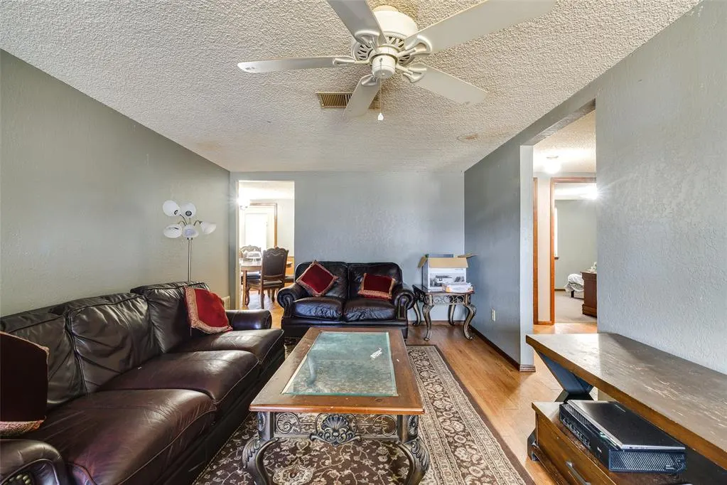 Photo 7 — 628 Baer Drive, Moore, OK 73160