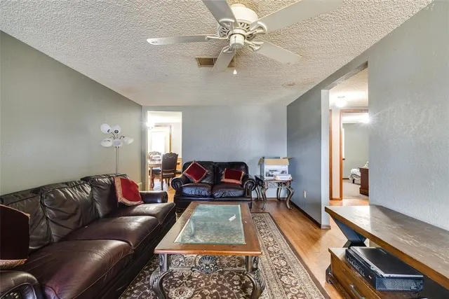 Photo 7 — 628 Baer Drive, Moore, OK 73160