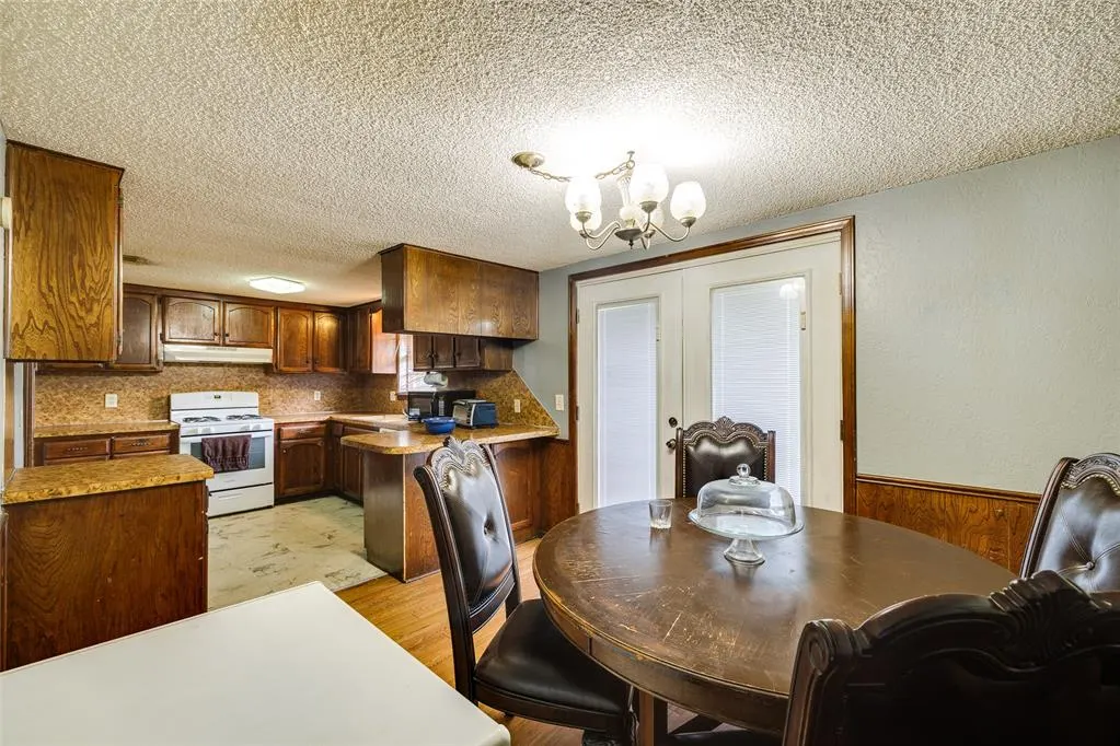 Photo 11 — 628 Baer Drive, Moore, OK 73160