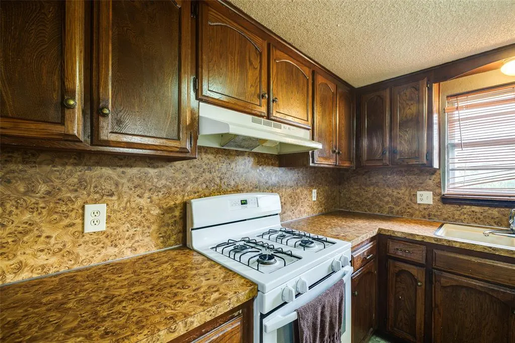 Photo 18 — 628 Baer Drive, Moore, OK 73160