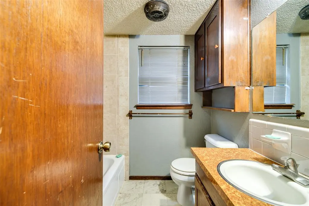 Photo 27 — 628 Baer Drive, Moore, OK 73160