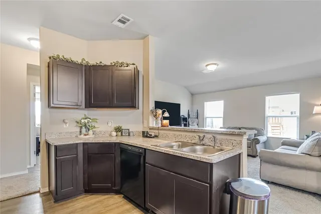 Photo 6 — 532 SE 5th Terrace, Newcastle, OK 73065
