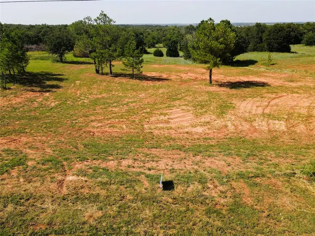 Photo 7 — 3355 NE 10th Street, Blanchard, OK 73010