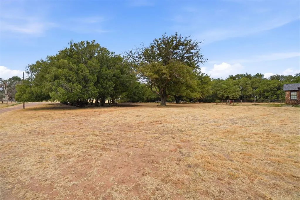 Photo 5 — 30749 N County Road 2030 Road, Granite, OK 73547
