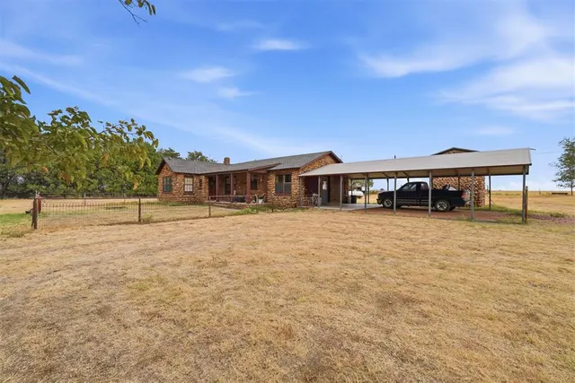 Photo 7 — 30749 N County Road 2030 Road, Granite, OK 73547