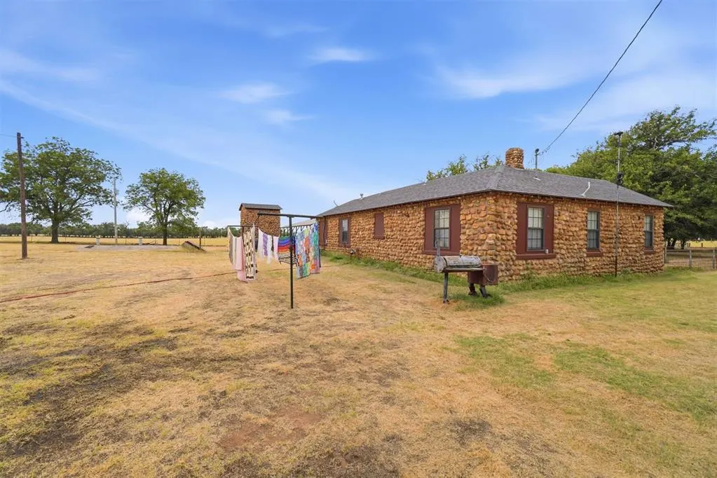 Photo 30 — 30749 N County Road 2030 Road, Granite, OK 73547