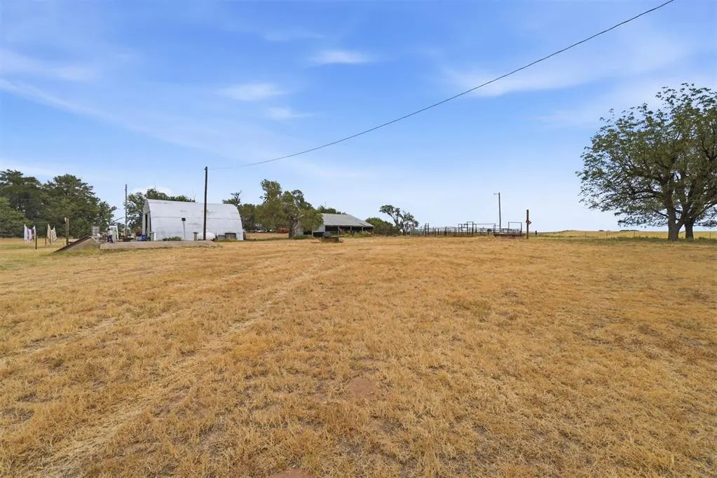 Photo 32 — 30749 N County Road 2030 Road, Granite, OK 73547